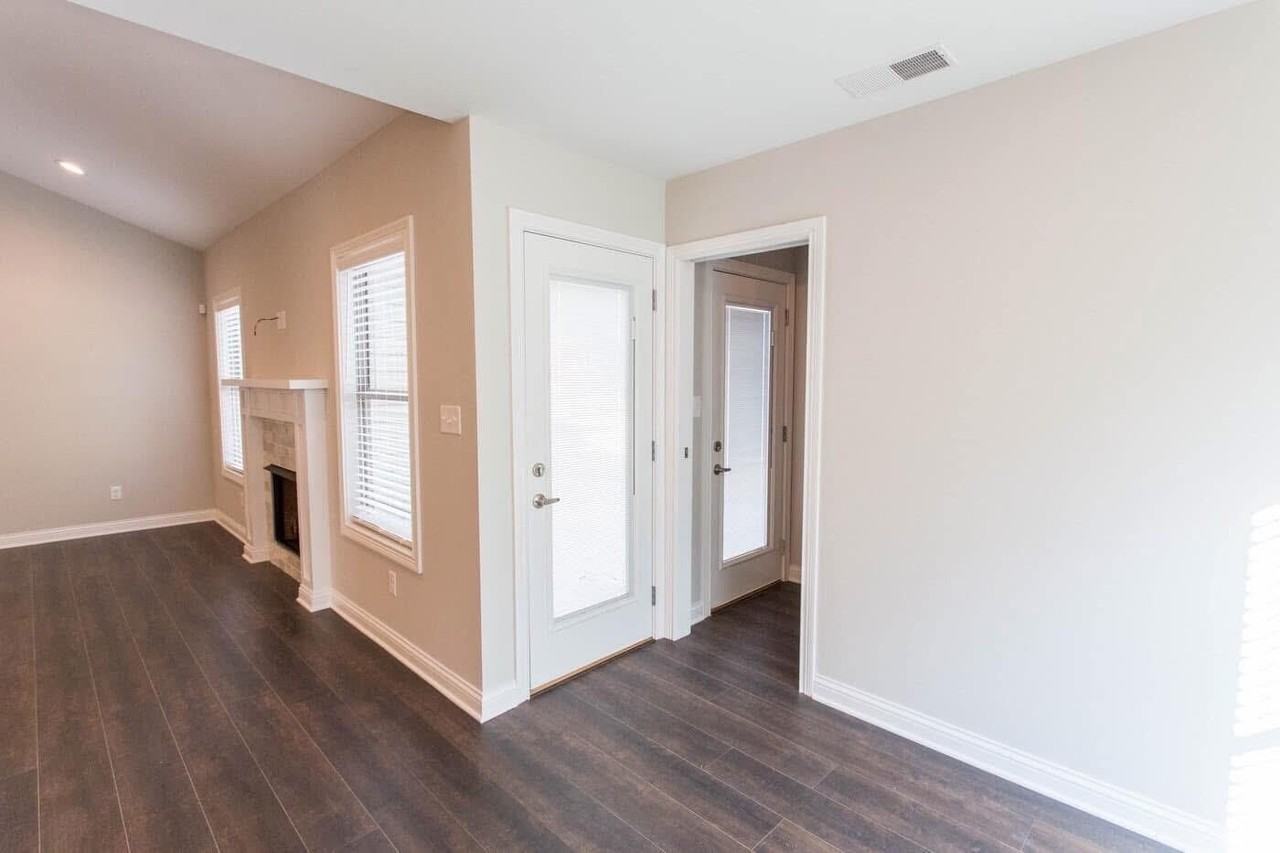 952 Auckland Ave - Photo 5 of 15