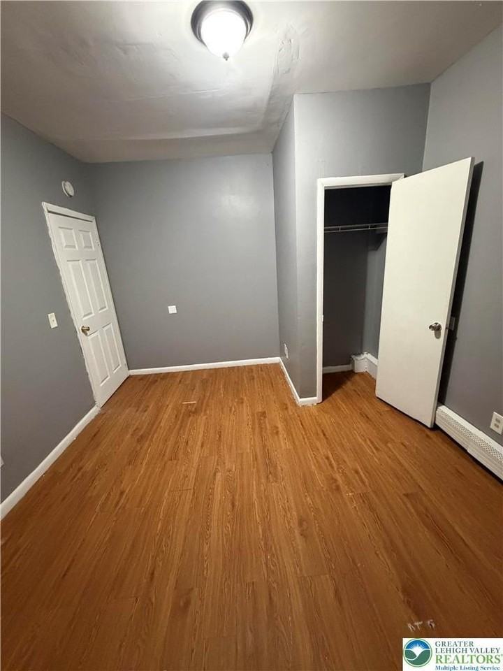 626 Oak St - Photo 5 of 11