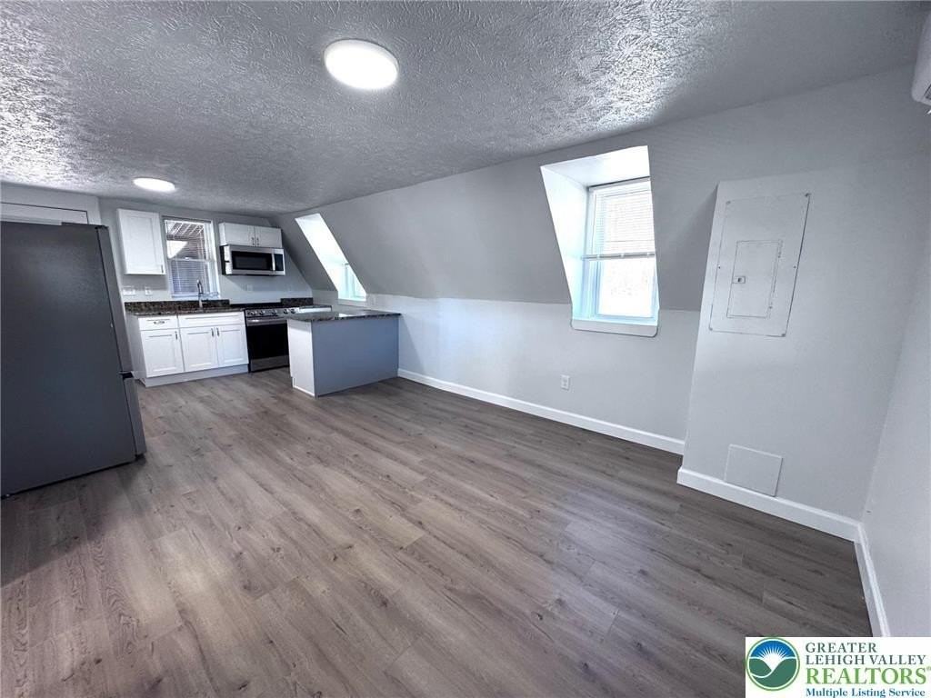 8th St - Photo 3 of 28