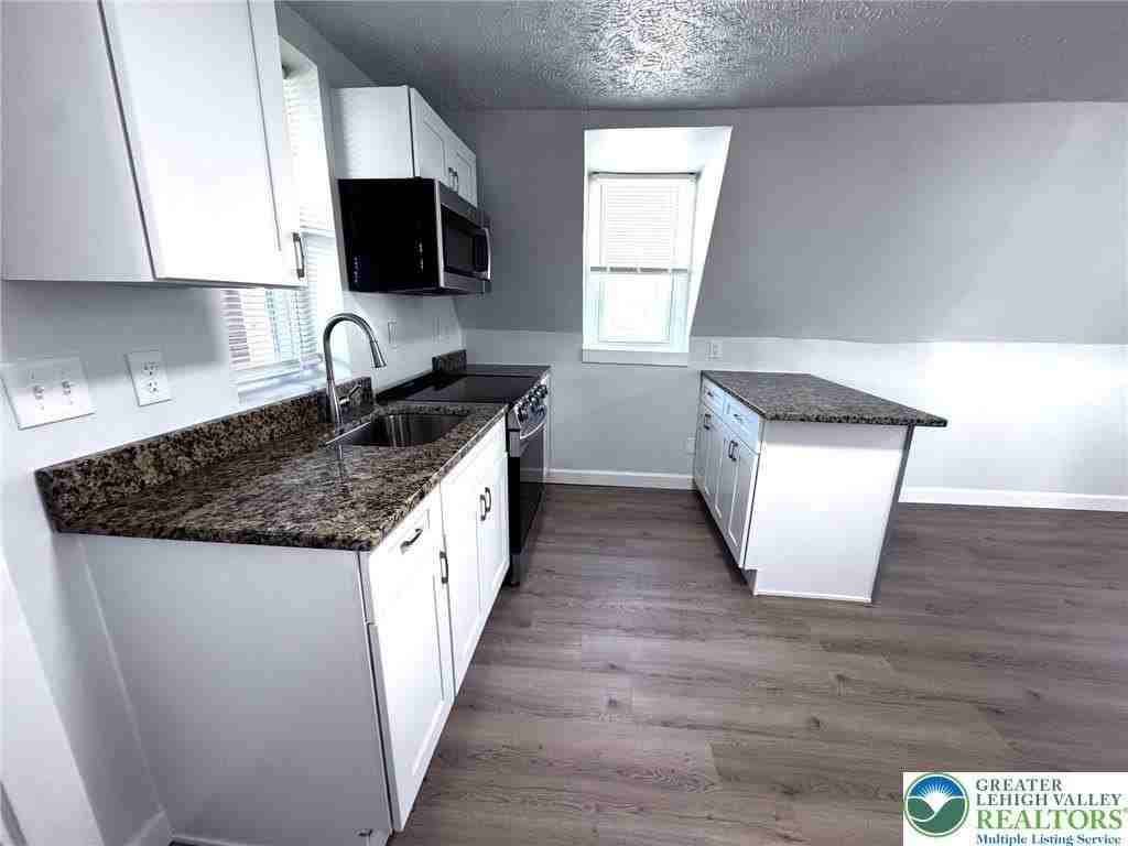 8th St - Photo 5 of 28