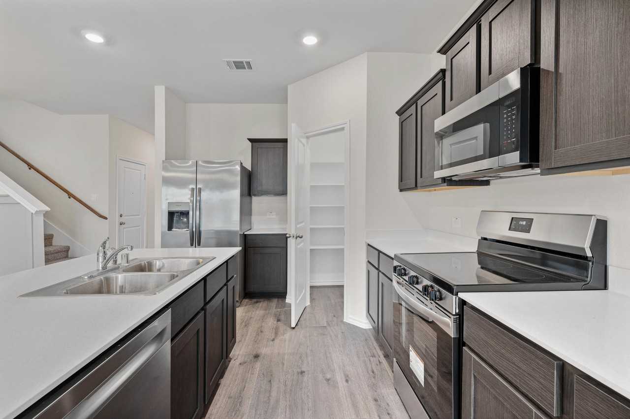 3422 Tomahawk Dr #1 - Photo 4 of 40