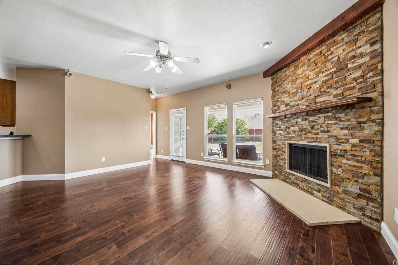 9865 Tanglebrush Dr #1 - Photo 7 of 37