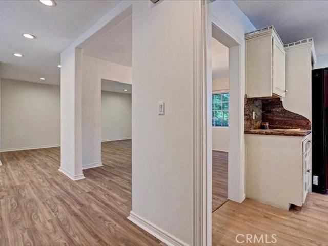 5224 Woodlake Ave - Photo 4 of 8