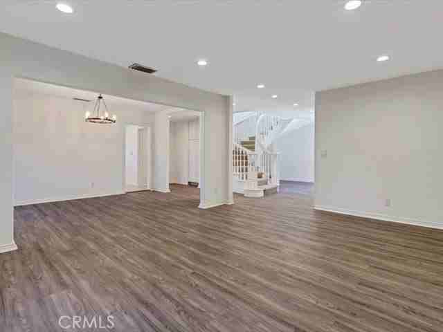 5224 Woodlake Ave - Photo 5 of 8