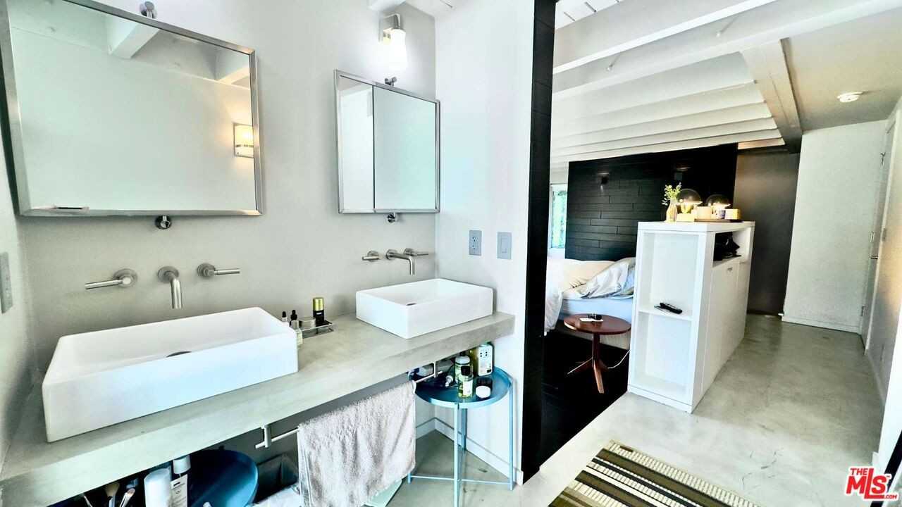 19562 Cave Way - Photo 2 of 8