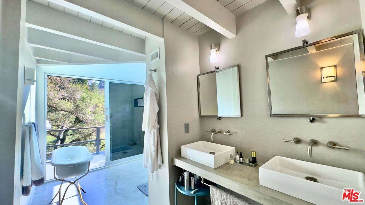 19562 Cave Way - Photo 4 of 8