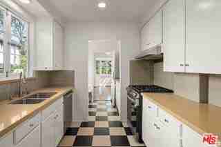 630 23rd St - Photo 7 of 8