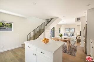 535 Beloit Ave - Photo 3 of 8