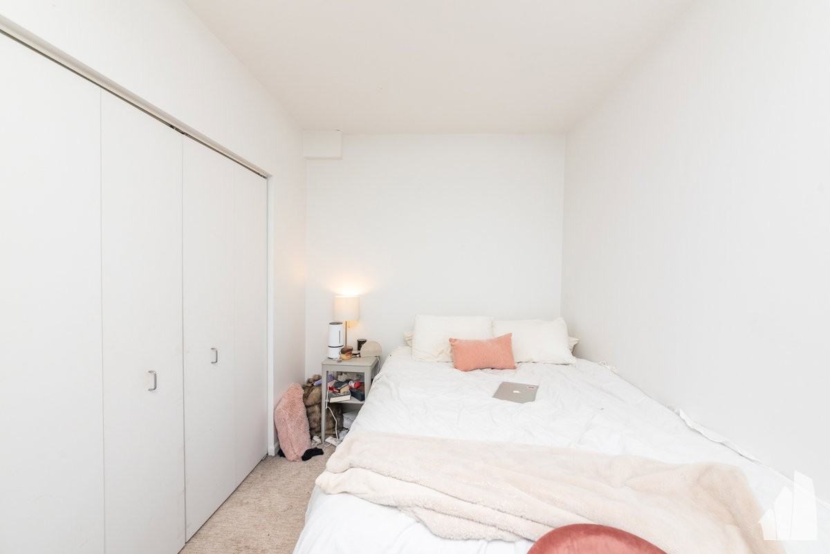 21 W Chestnut St #1607 - Photo 4 of 8