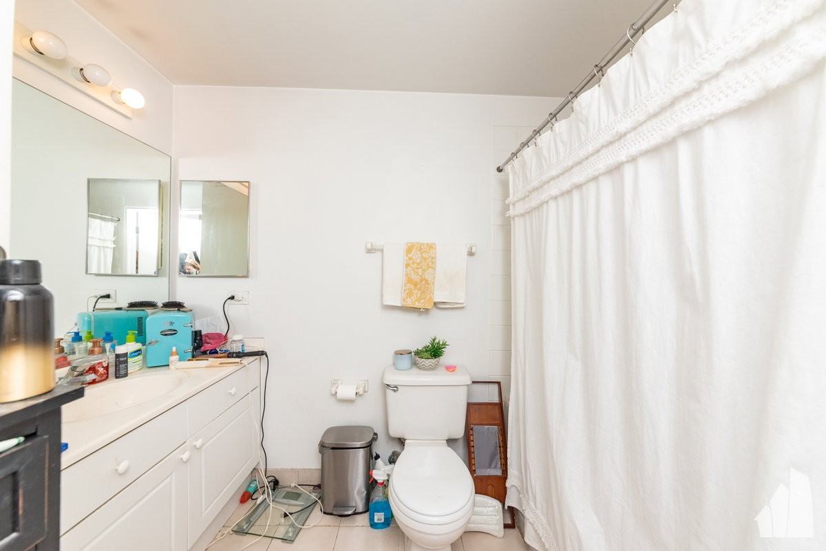 21 W Chestnut St #1607 - Photo 5 of 8