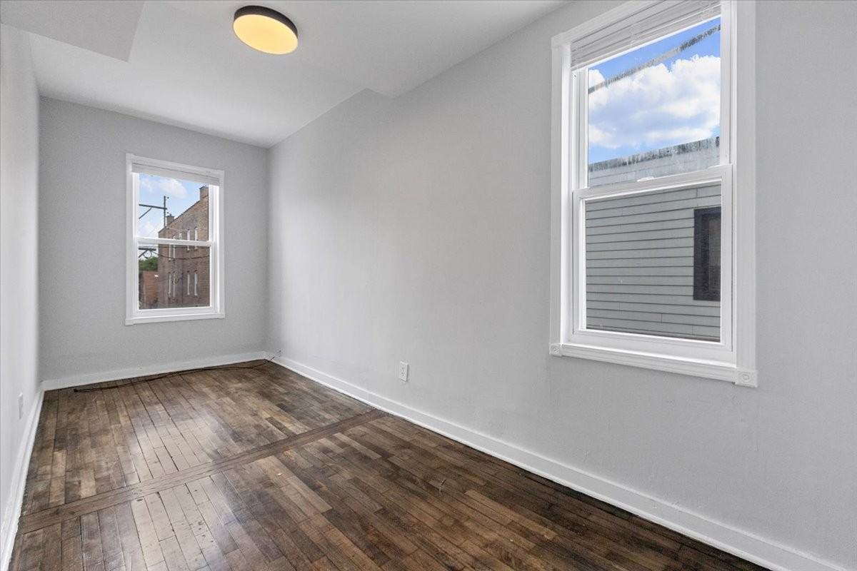 2350 W Augusta Blvd #3 - Photo 7 of 8