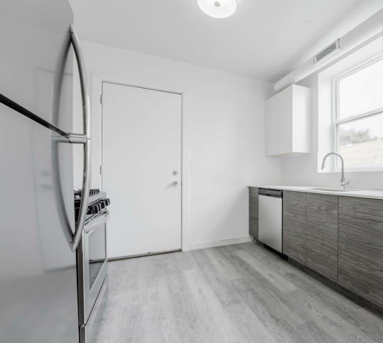 1706 W Glenlake Ave #2 - Photo 2 of 8