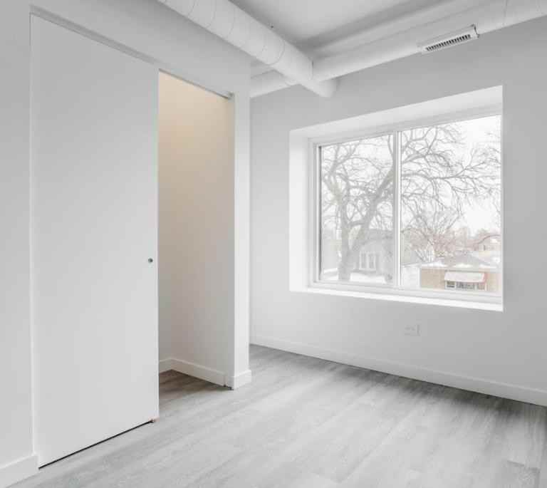 1706 W Glenlake Ave #2 - Photo 6 of 8