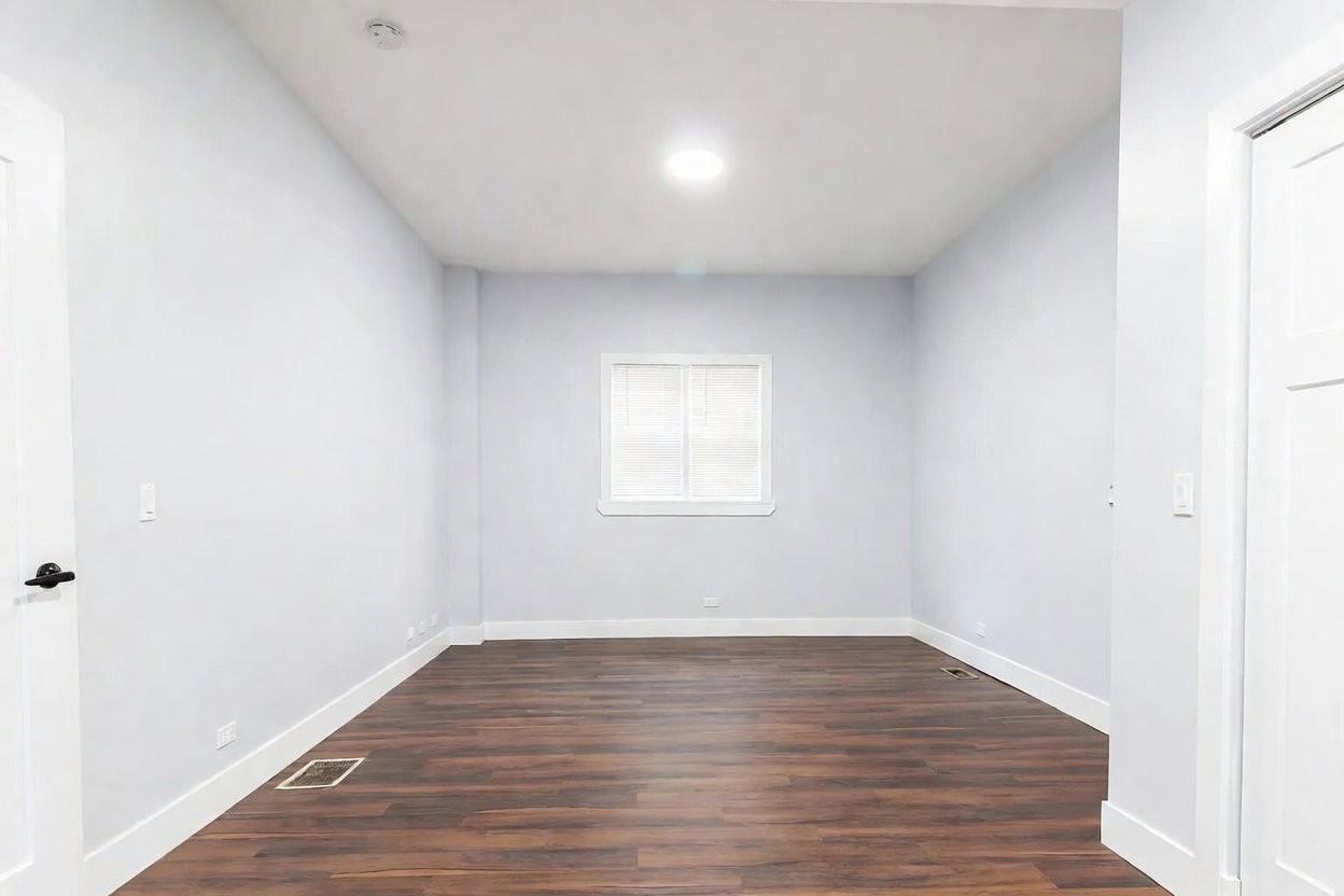 932 N Richmond St #1F - Photo 2 of 8