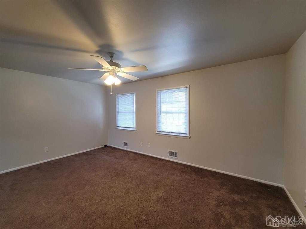 94 Garfield Ave - Photo 2 of 12