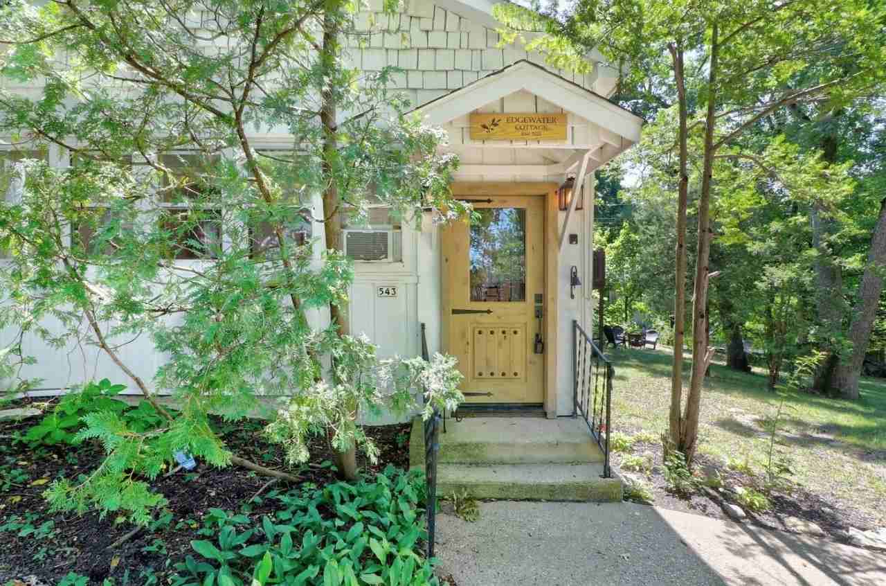 543 Oakwood Trl - Photo 2 of 25