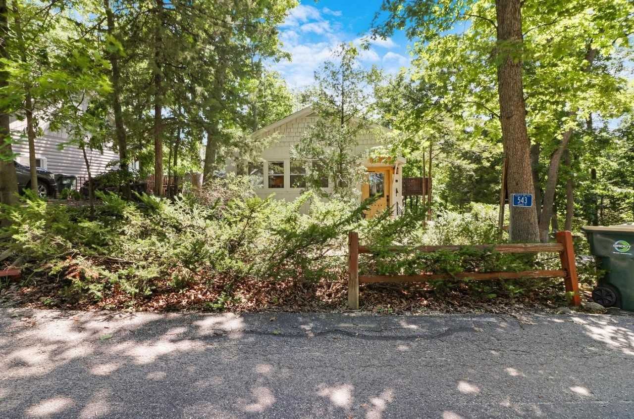 543 Oakwood Trl - Photo 3 of 25