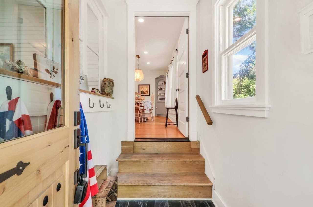 543 Oakwood Trl - Photo 5 of 25