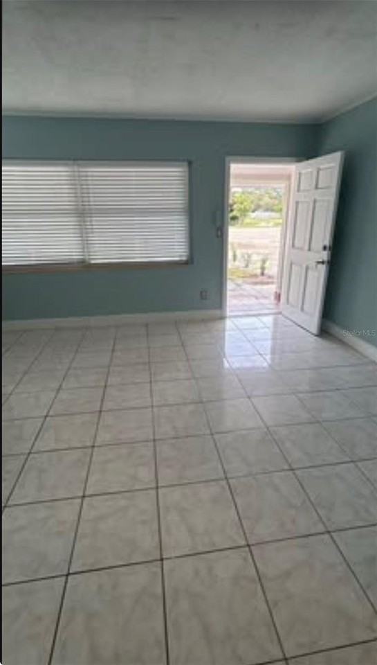 2216 Webber St #B - Photo 2 of 6