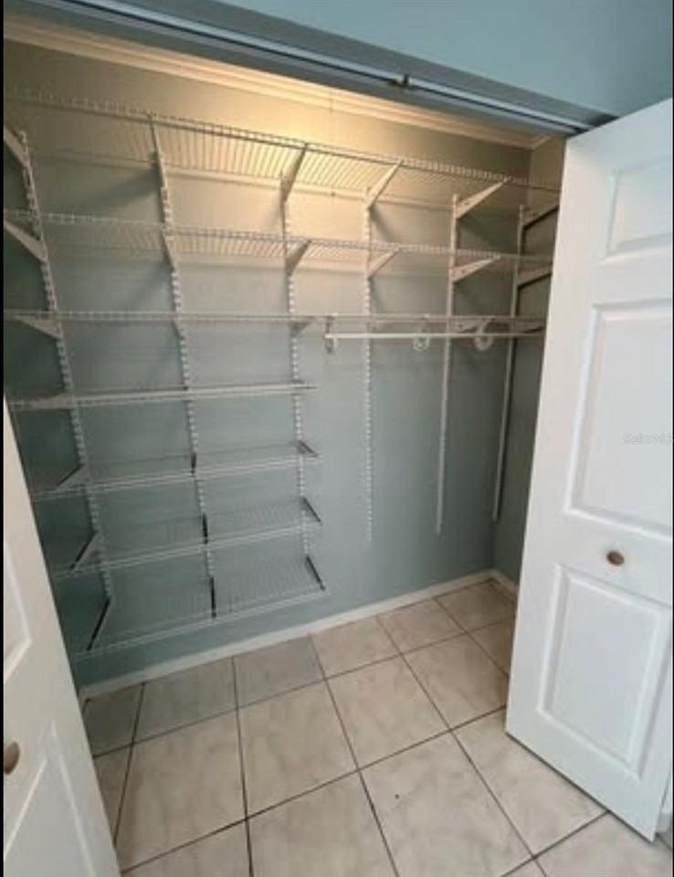 2216 Webber St #B - Photo 3 of 6