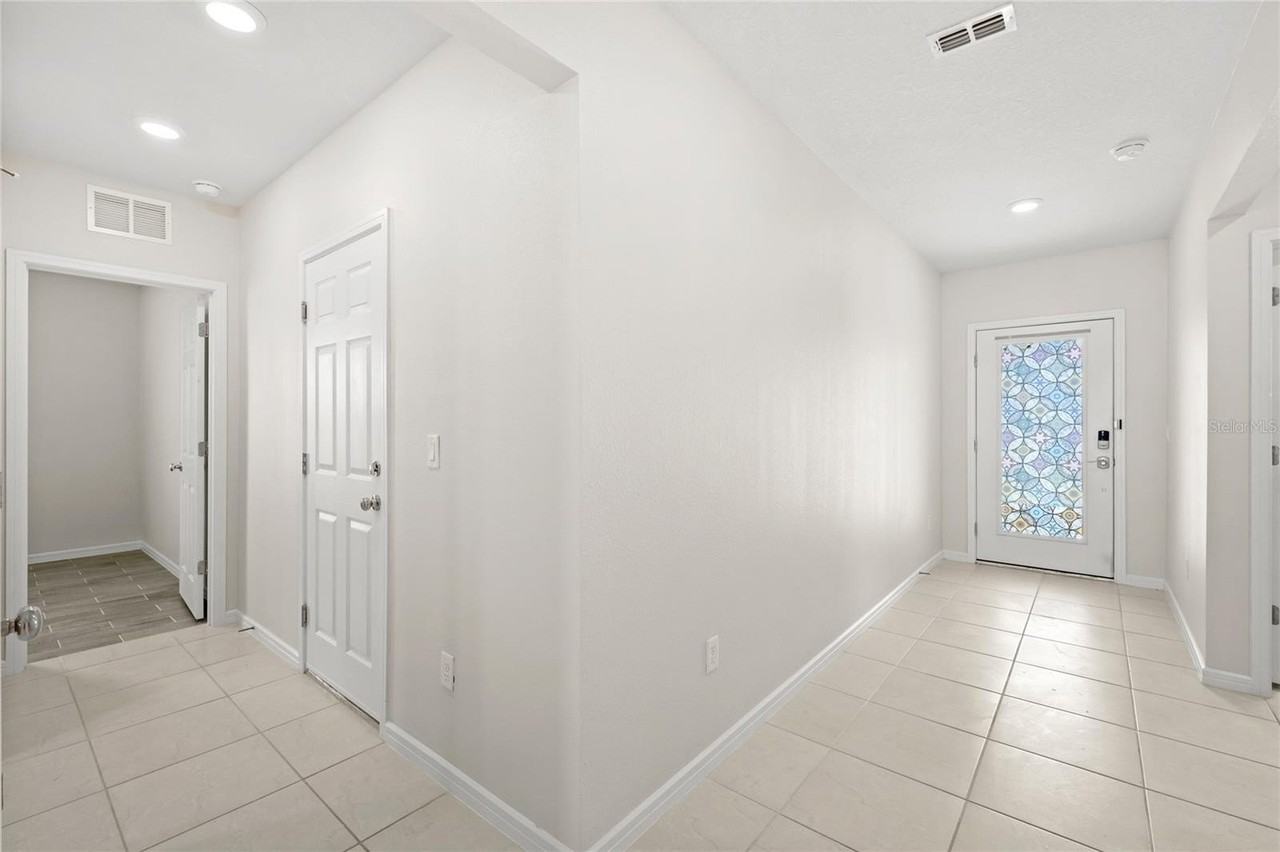 1575 Aspen Ave - Photo 3 of 33