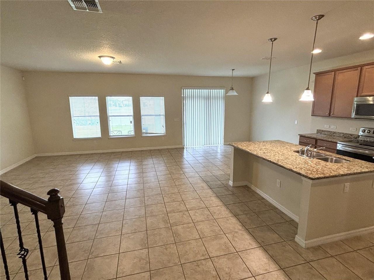 19363 Fallglo Dr - Photo 4 of 37