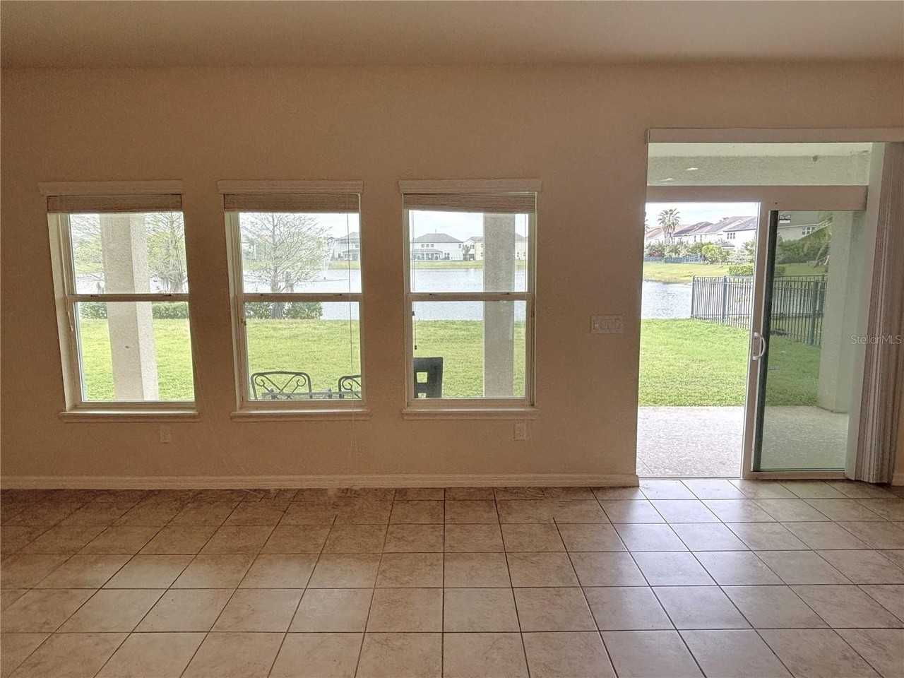 19363 Fallglo Dr - Photo 5 of 37