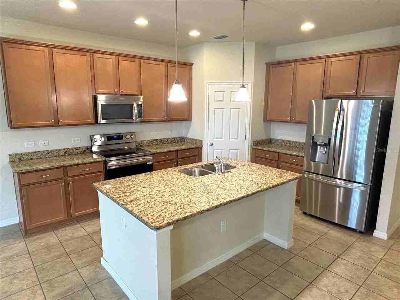 19363 Fallglo Dr - Photo 6 of 37