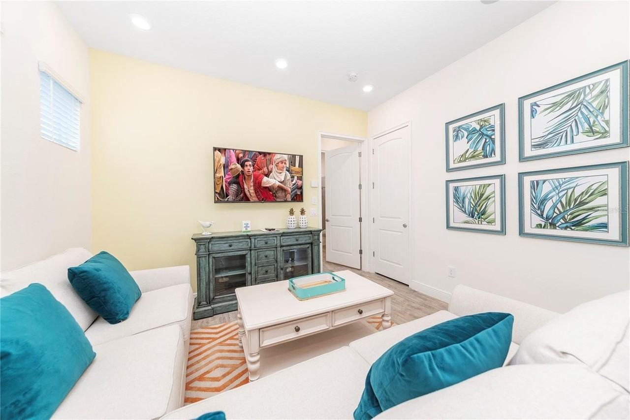 8041 Lost Shaker Ln - Photo 4 of 50