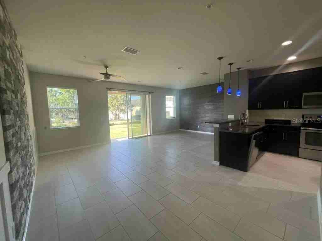 15221 Sunrise Grove Ct - Photo 4 of 34