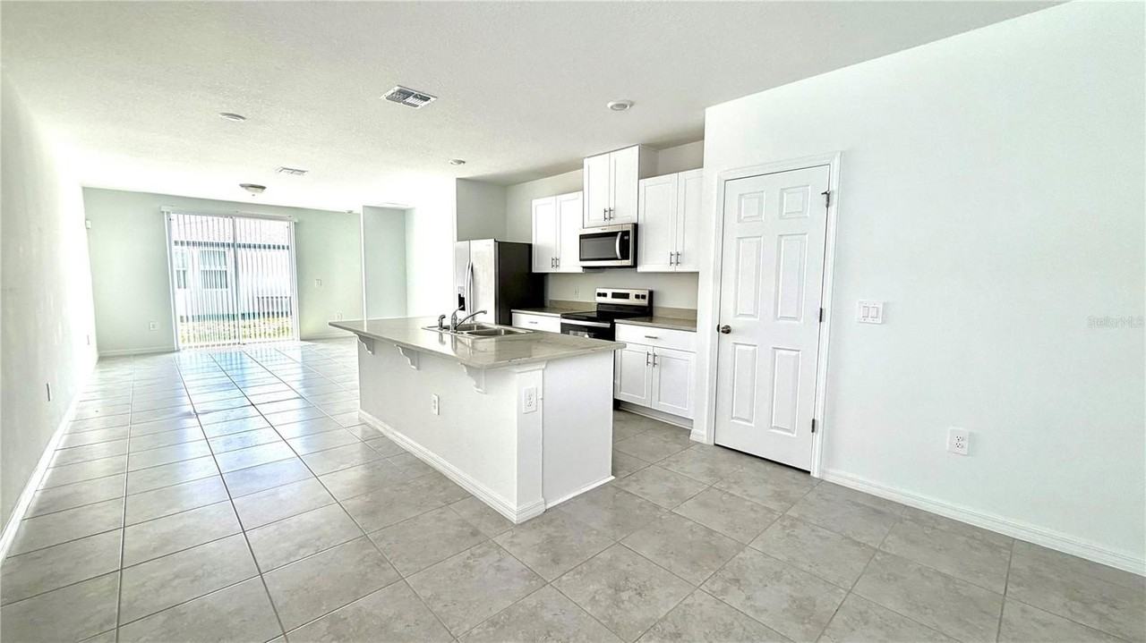 3832 Giorgio Dr - Photo 3 of 6