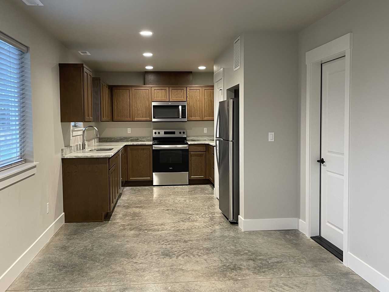 412 West 1st Street #A - Photo 6 of 36