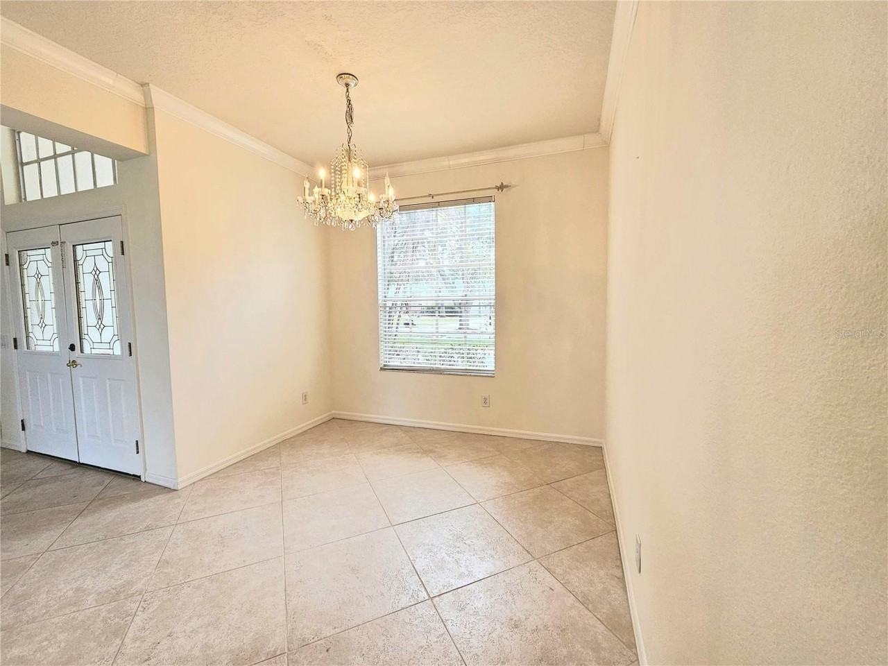 7209 Colonial Lake Dr - Photo 4 of 30