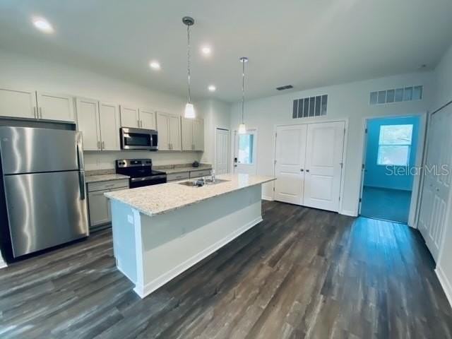 1325 James Ave S - Photo 2 of 24