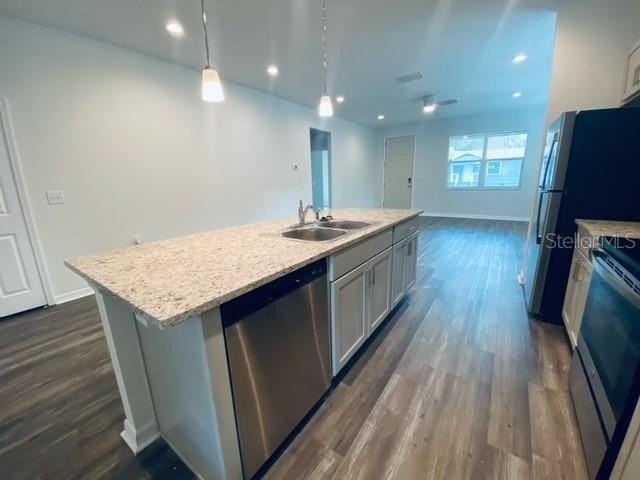 1325 James Ave S - Photo 3 of 24