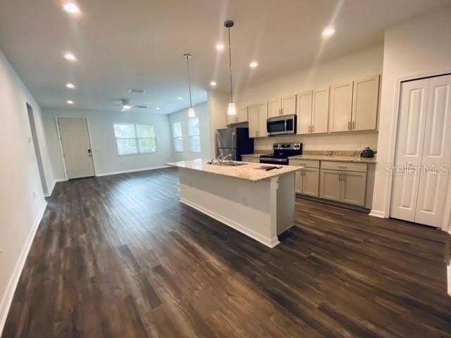 1325 James Ave S - Photo 5 of 24