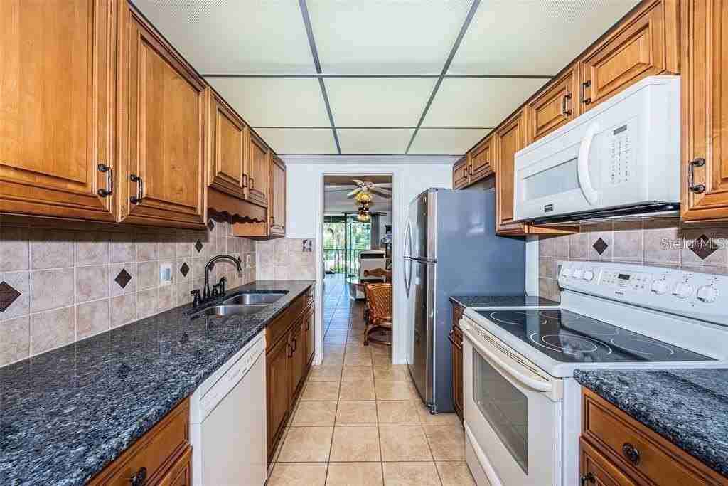 1324 Pasadena Ave S #205 - Photo 3 of 34