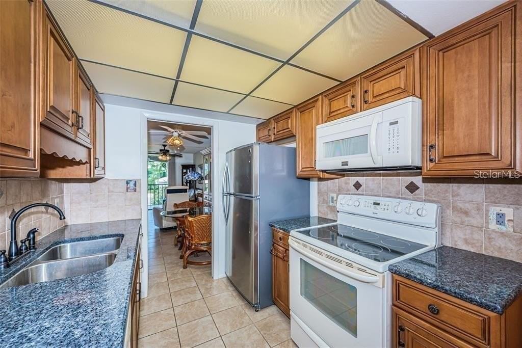 1324 Pasadena Ave S #205 - Photo 4 of 34