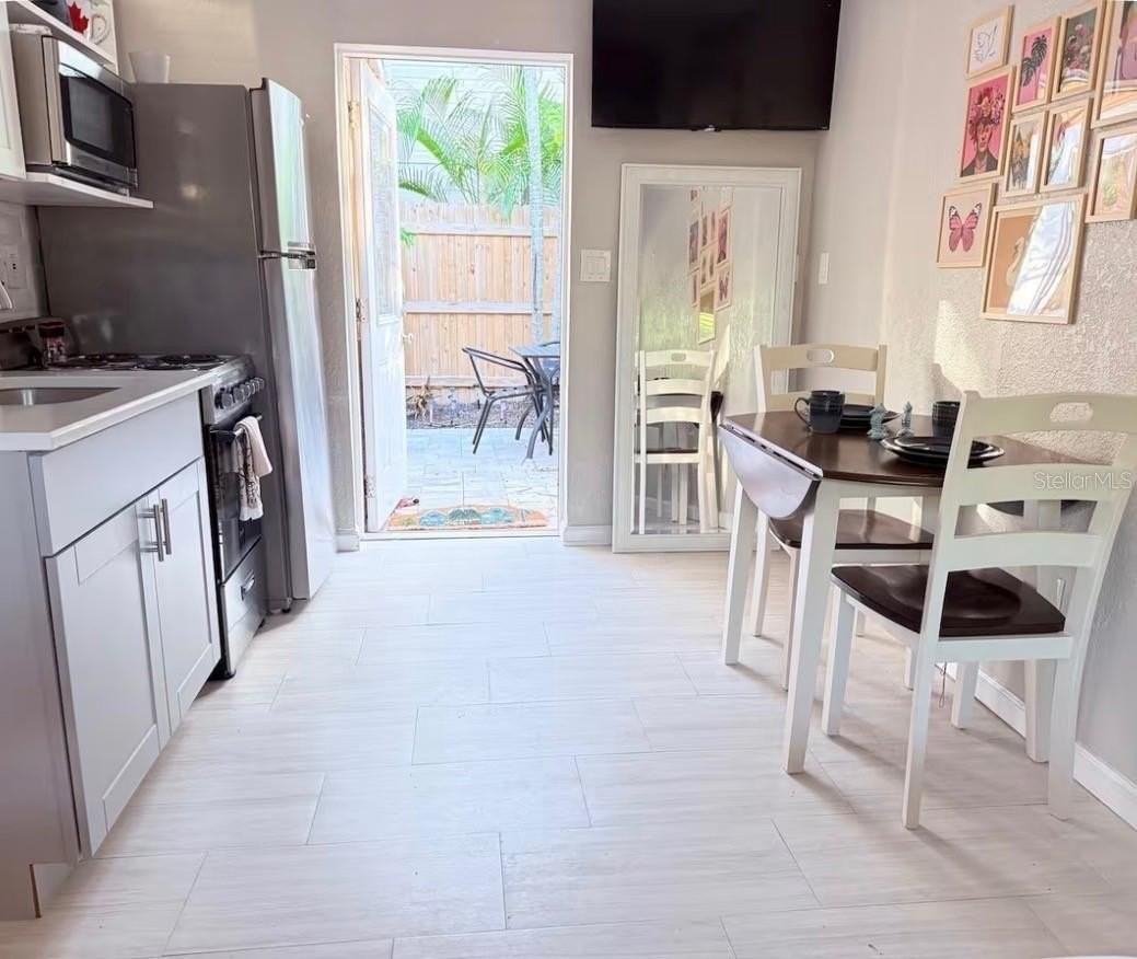 1214 Bay Pine Blvd #B - Photo 4 of 15