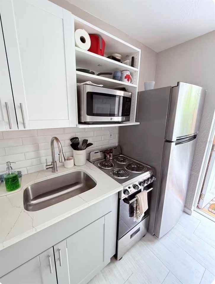 1214 Bay Pine Blvd #B - Photo 5 of 15