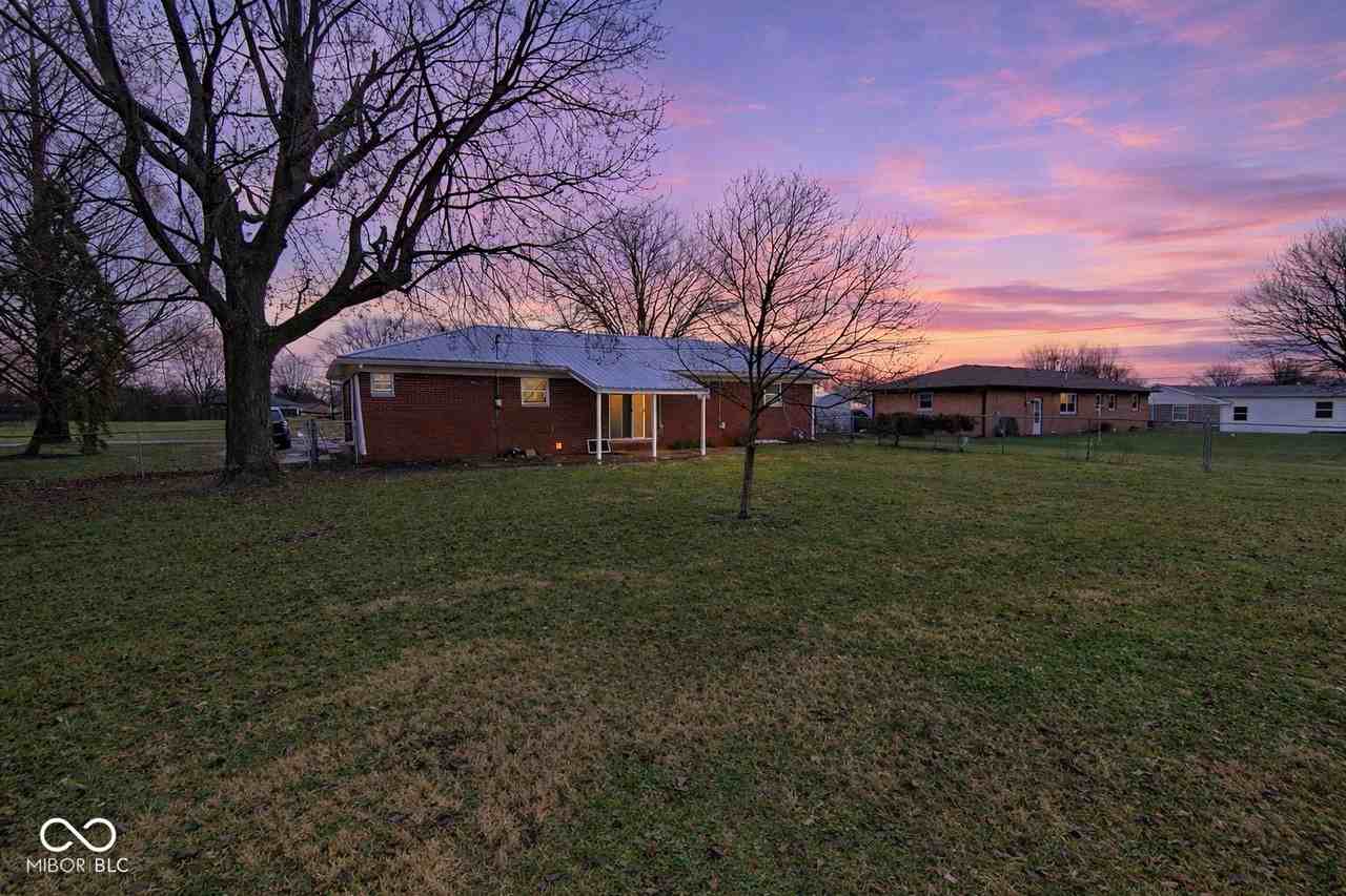 2183 S Fairview Dr - Photo 4 of 46