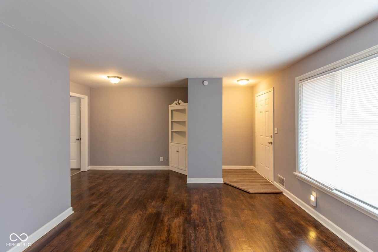 1924 Lowell Ave - Photo 3 of 13