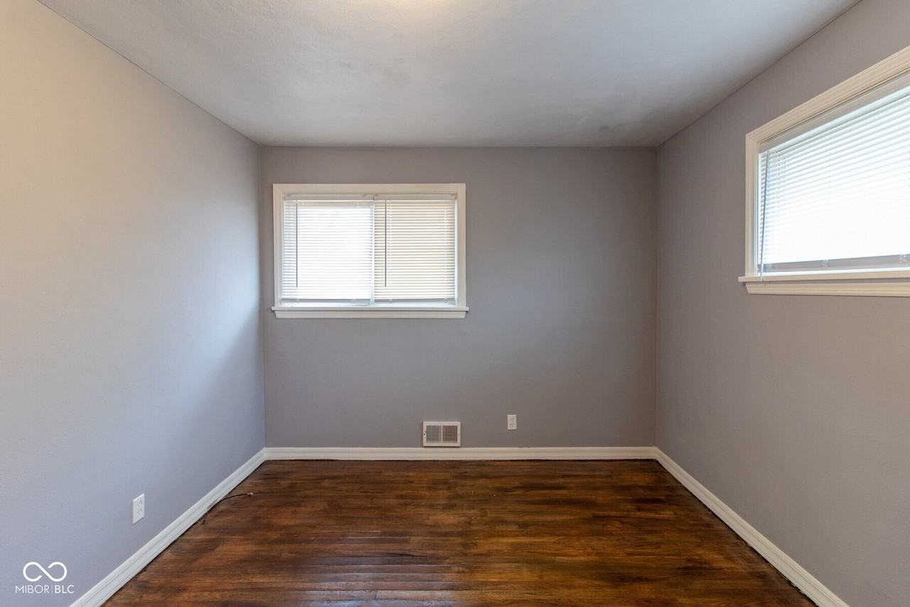 1924 Lowell Ave - Photo 7 of 13