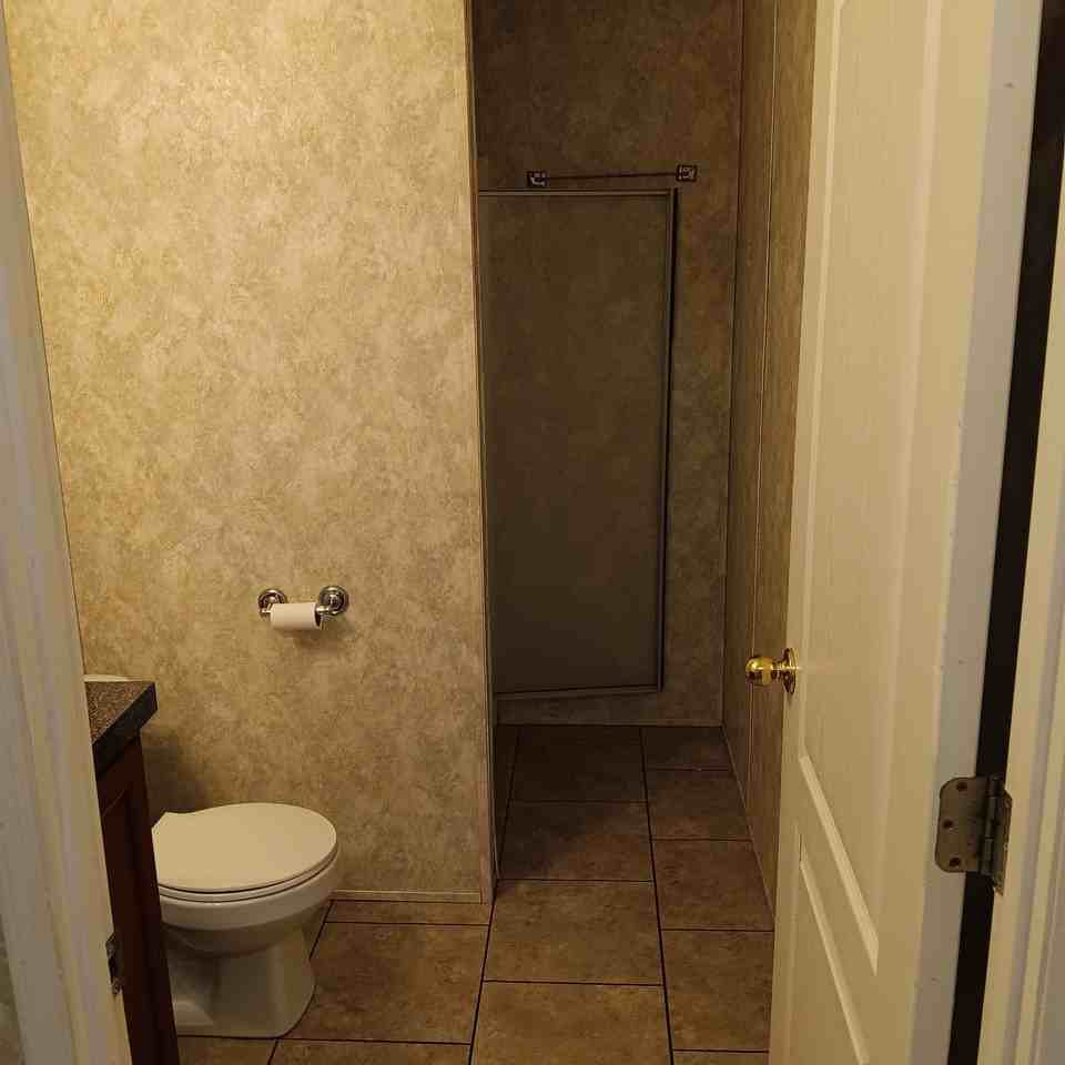 715 7th Ave Ne #A - Photo 2 of 7