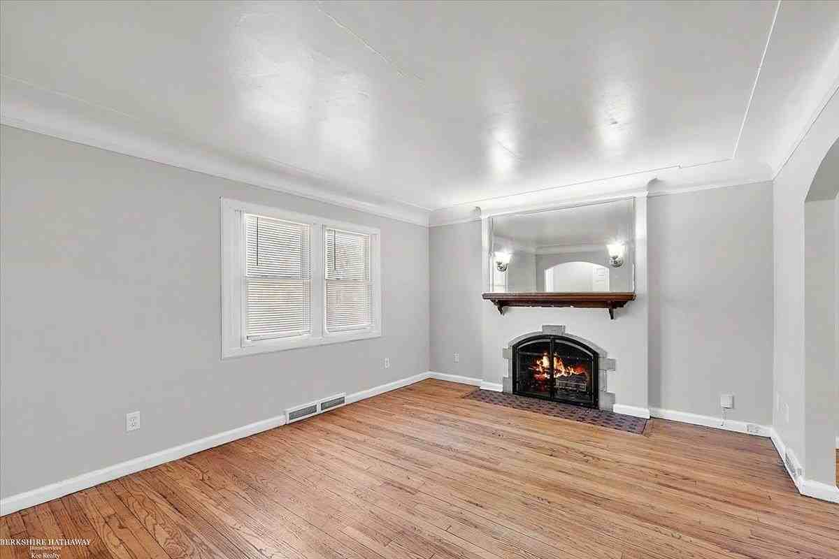 10500 Somerset Ave - Photo 5 of 25