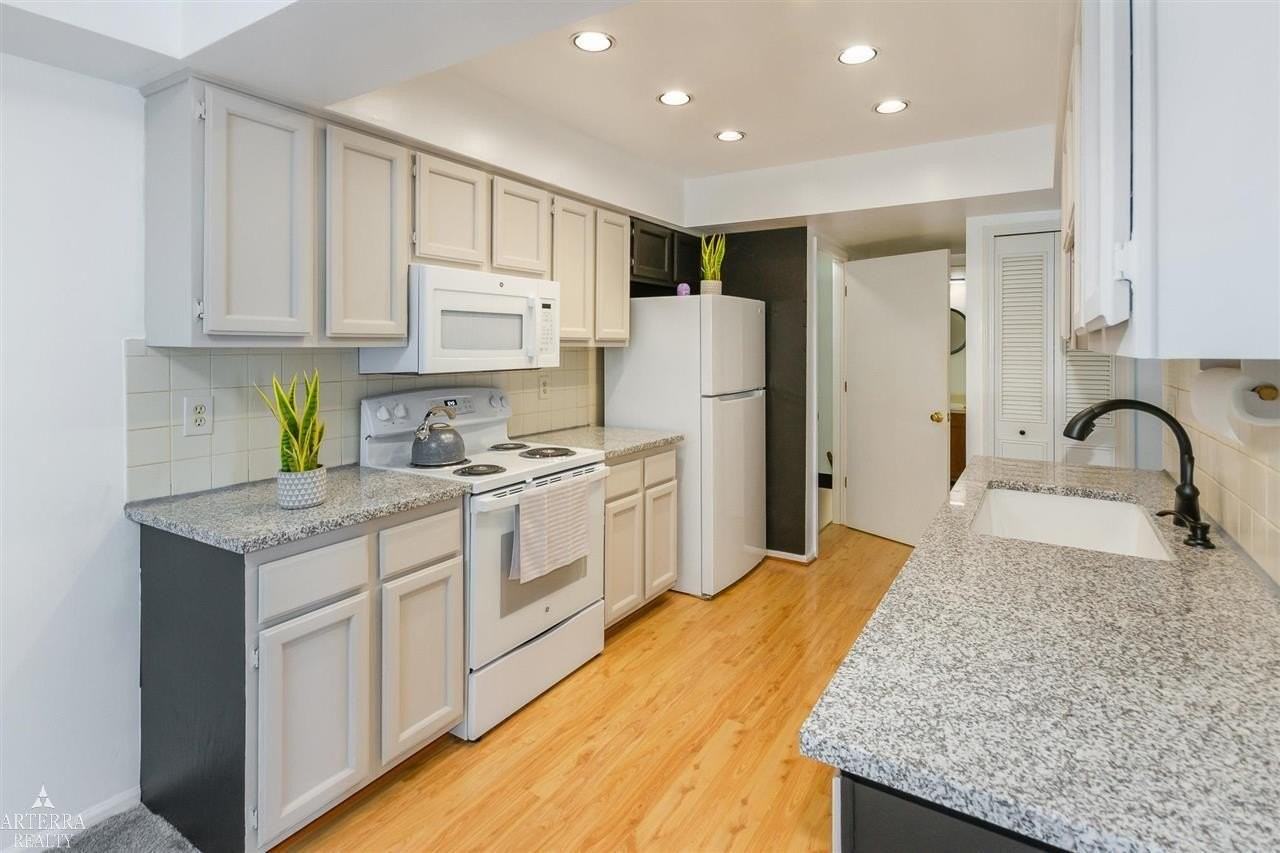 32 Meadow Wood Dr - Photo 4 of 22