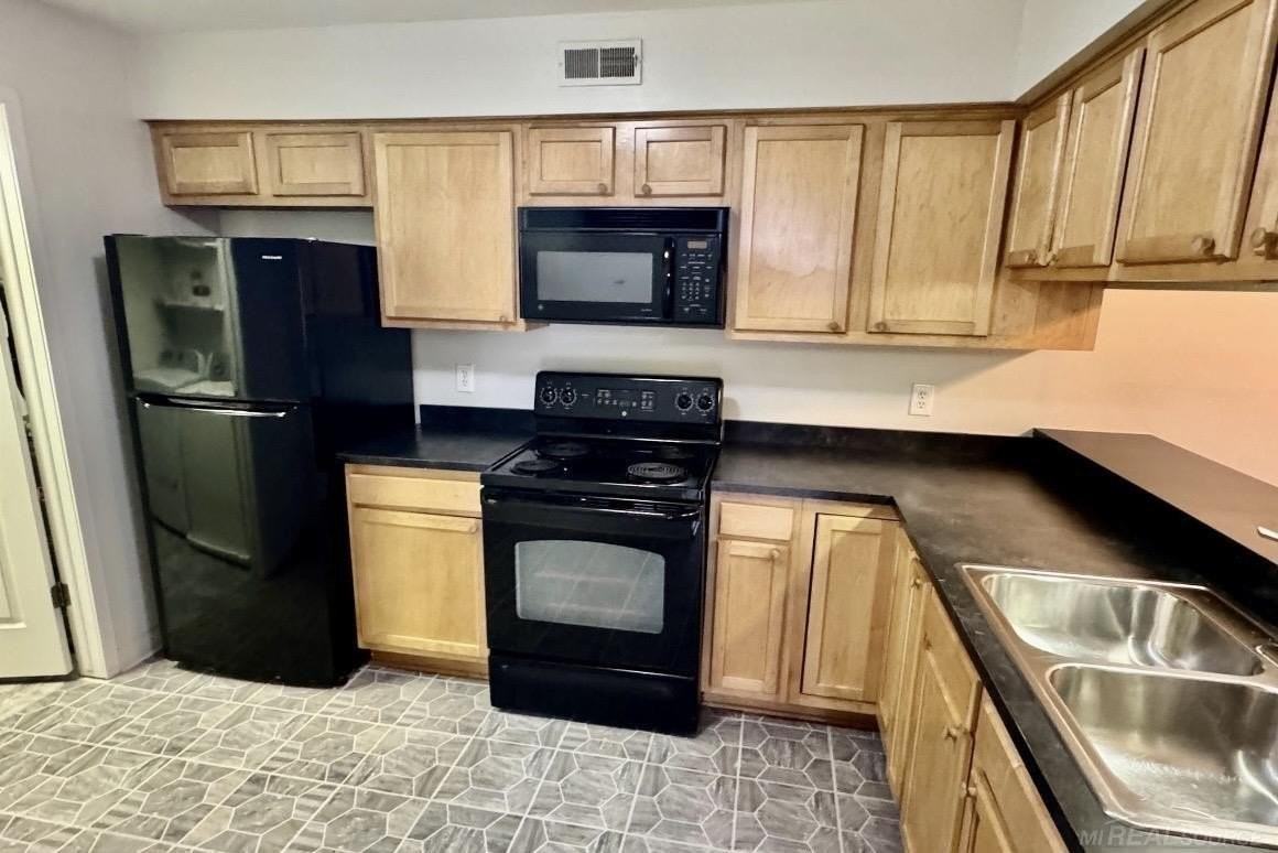 2605 Greenstone Blvd Apt 201 - Photo 6 of 10