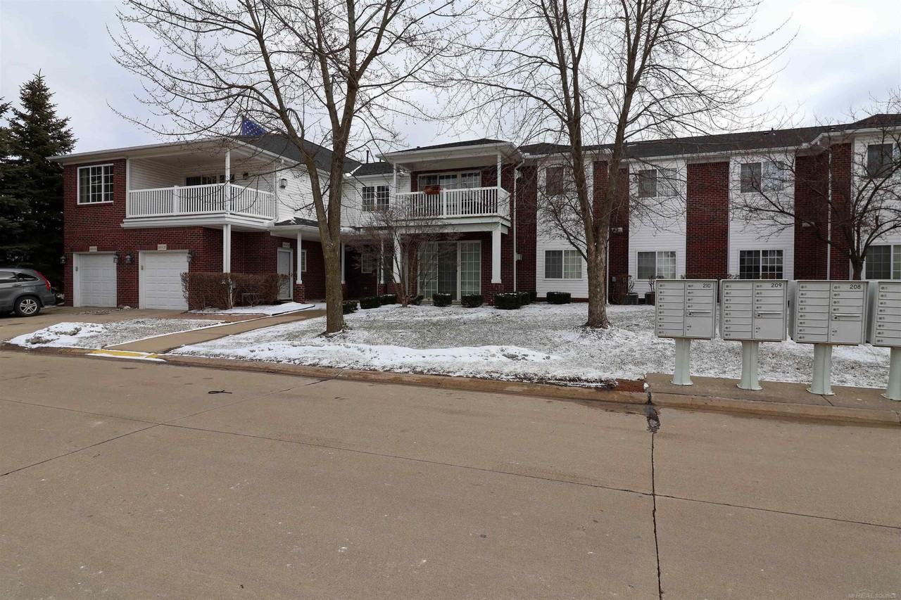 14602 Moravian Manor Cir - Photo 2 of 19