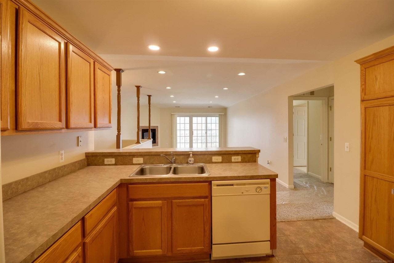 14602 Moravian Manor Cir - Photo 7 of 19