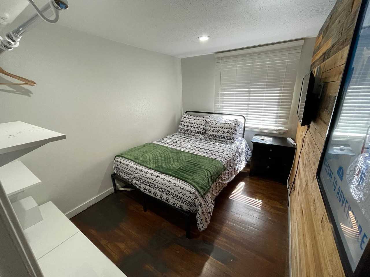 W 38th Ave - Photo 7 of 11